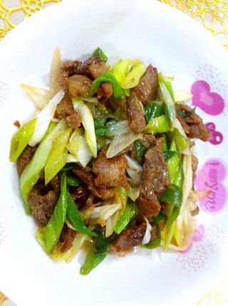 79.Cerdo con puerros picante