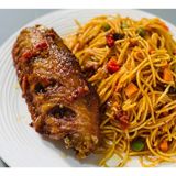 Stir-fry Spaghettini pasta with Peppered Turkey