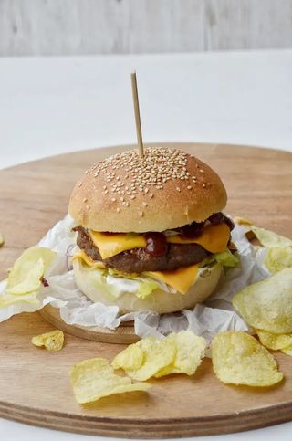 Panino con hamburger 130 g