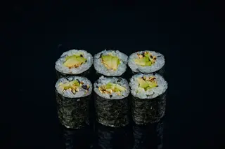 Awokado vege hoso maki	