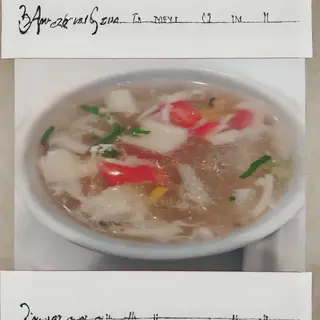 18. Sopa De Maíz Con Carne De Cangrejo