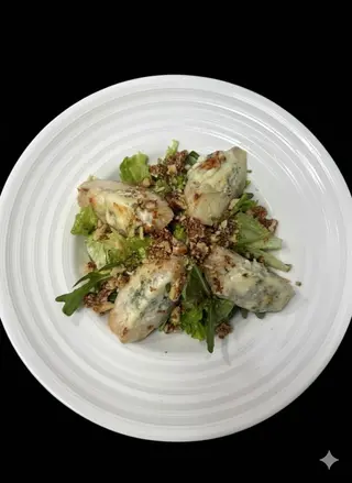 Салат с грушей и сыром (250г)