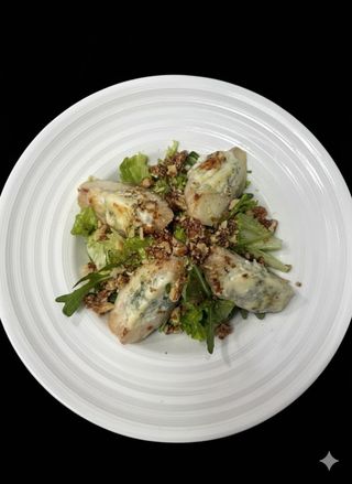 Салат с грушей и сыром (250г)