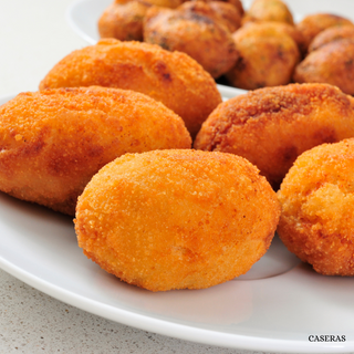 CROQUETAS (pollo campesino, al curry, atún en mojo, carrilleras)