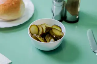 Salată de castraveți murați