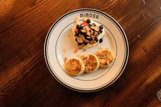 Serniczki z labne i owocami