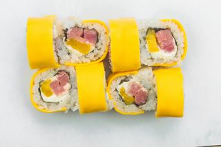 Сирний рол з тунцем (250г/8шт)