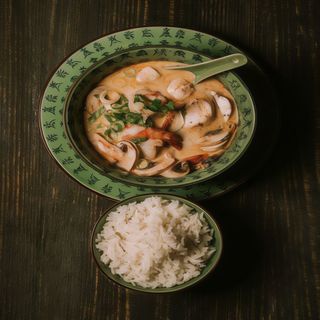 TOM KHA GAMBAS