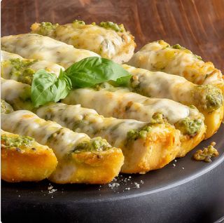 Cheesy Pesto Garlic Bread (6Uds.)