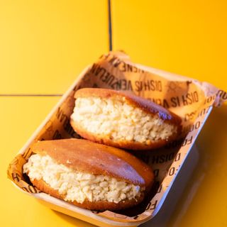 Arepitas dulces con queso blanco