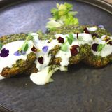 Спаначени кюфтенца с чесново сосче