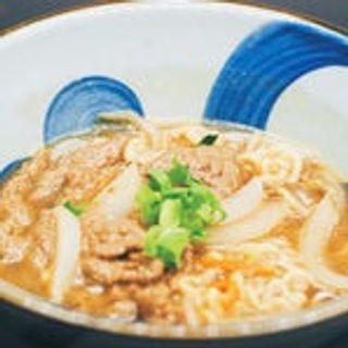 176. Ramen in brodo con manzo