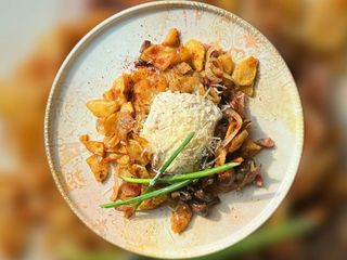 Смажена картопля з грибами та салом (270g)