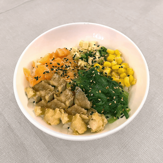 P10. Poke' salmon chicken