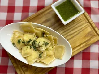 Равіолі з сиром та зеленню (230g)