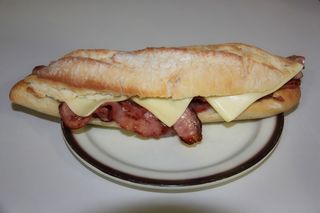 Bocadillo de  Bacon y Queso