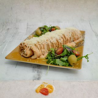 Slana palačinka sa kajmakom i pečenicom