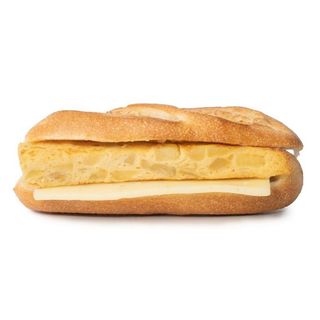 11. Tortilla de patatas y queso madurado