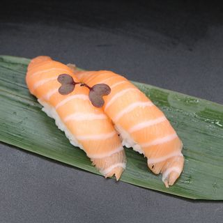 44 Nigiri sake