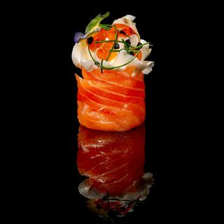 B10. Bignè ikura 3 pezzi