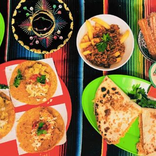 Fiesta za 4 do 5 osoba