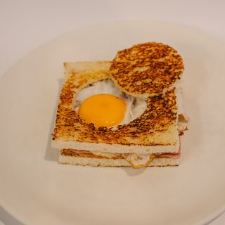 Sándwich Mixto Con Huevo