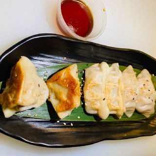 Empanadillas gyozas variadas (6 uds.)