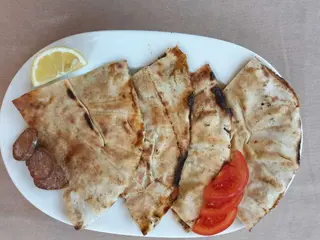 Arayes cu sujuk