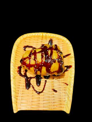 Înghețată prăjită cu topping de ciocolata