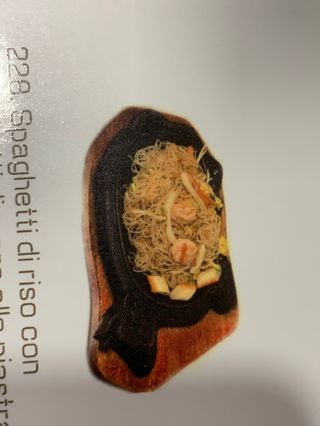 228.spaghetti di riso con frutti di mare alla piastra 