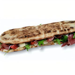 Panuozzo Pomodoro, salame piccante e mozzarella