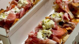 Carta da musica crudo e burrata