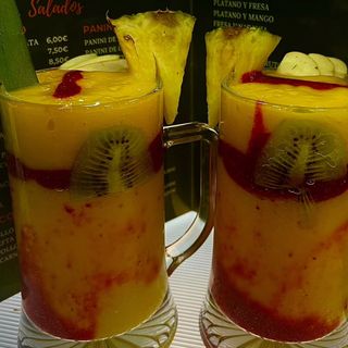 Batido De Plátano Con Naranja Y Kiwi