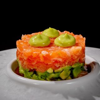 W153 Tartar Salmon Aguacate