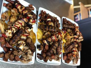 Mixt grill  (2-4 persoane)