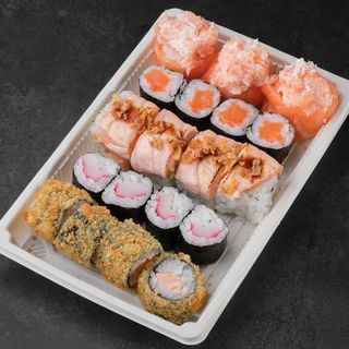 Salmon Selection C6 (19 pieces)