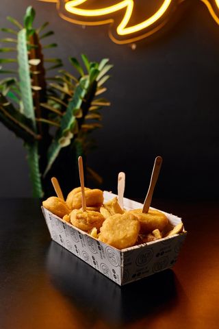 Nuggets + Finch Fries (5 pz)