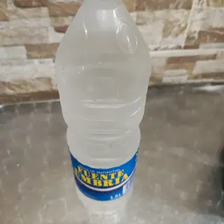 Agua sin gas grande 