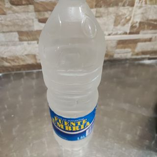 Agua sin gas grande 