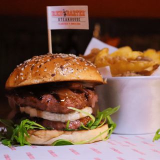 G.O.A.T. Burger + Patatas