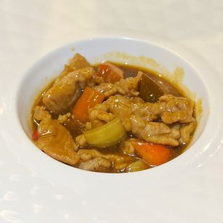 086. Manzo con curry