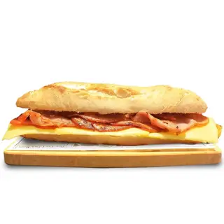 Bocadillo bacon, queixo e lombo