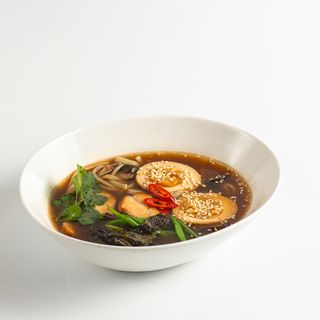 Рамен з куркою та лапшою (350г)