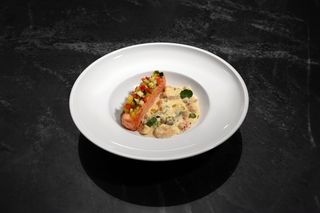 File de somon în sos cremos cu creveți