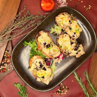 Crostino mushroom and parmesan