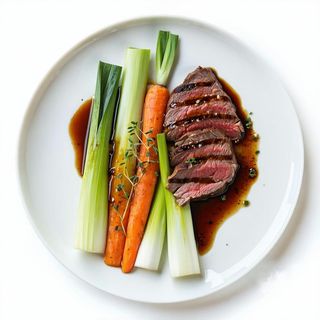 106 Manzo con porri e carote alla piastra