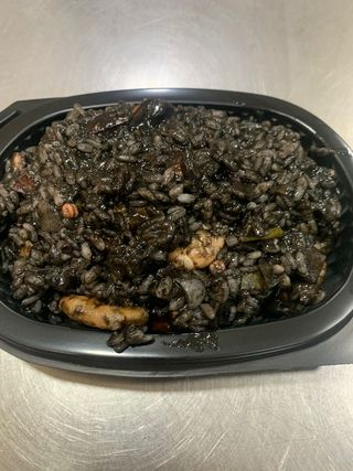 Arroz negro con pulpo y gambas