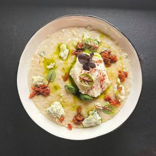 Сирна вівсянка з яйцем