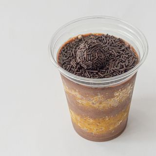 Bolo no Pote Cenoura com Brigadeiro