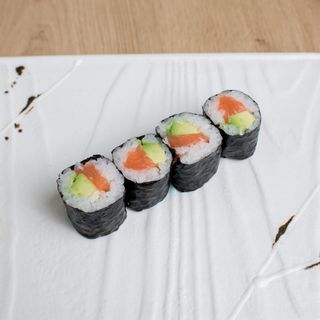 9. Maki Salmón Y Aguacate (4 Uds.)